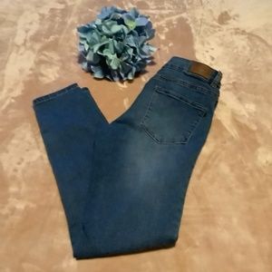 Tahari Fit Solution Chloe Skinny Leg jeans Size 4/27